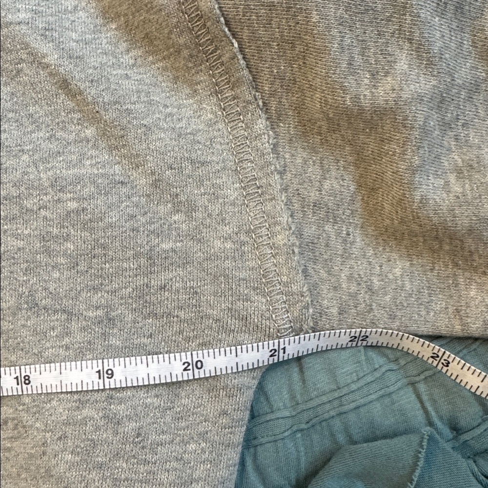 NWT Pilcro Long-Sleeve Slouchy Off-The-Shoulder Top - Picture 14 of 16